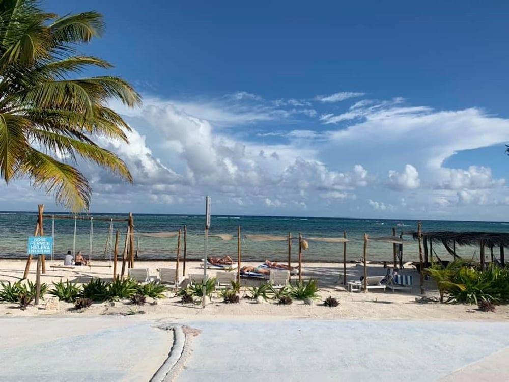 Hotel Arenas Mahahual Exterior photo