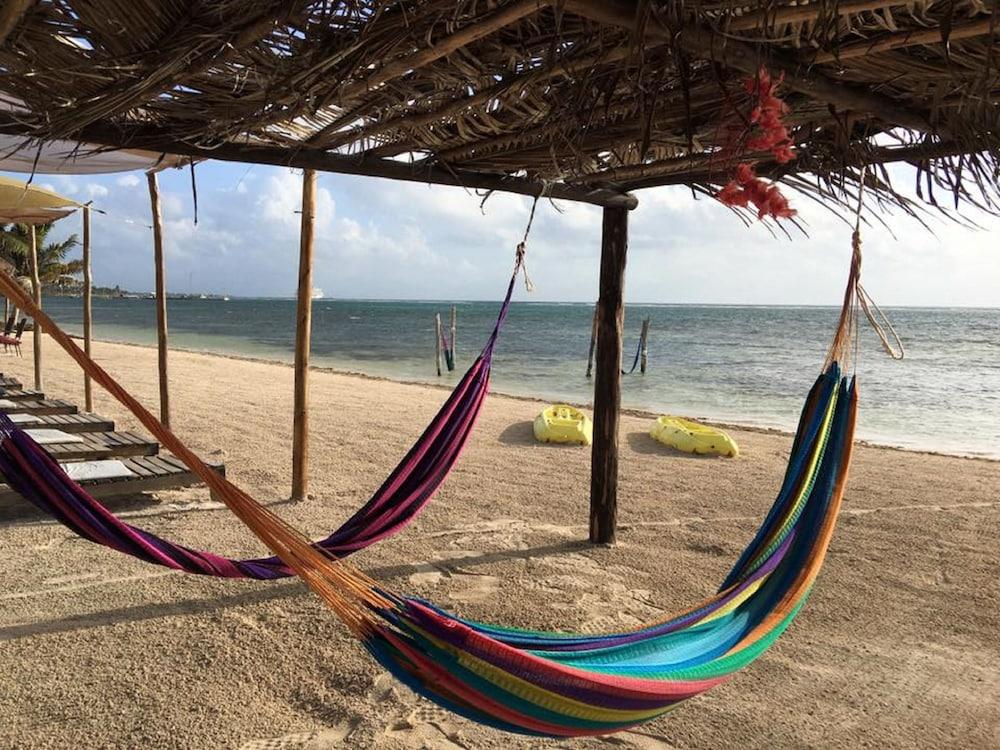 Hotel Arenas Mahahual Exterior photo